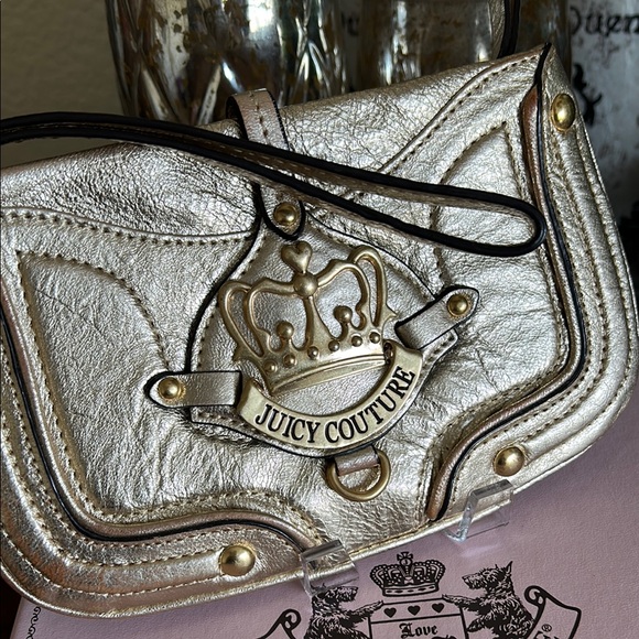 Vintage Juicy Couture Metallic Platinum/Gold wristlet with Iconic crown and logo - Picture 10 of 16